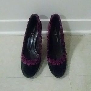 Rebece Sanver green velvet pumps with purple trim